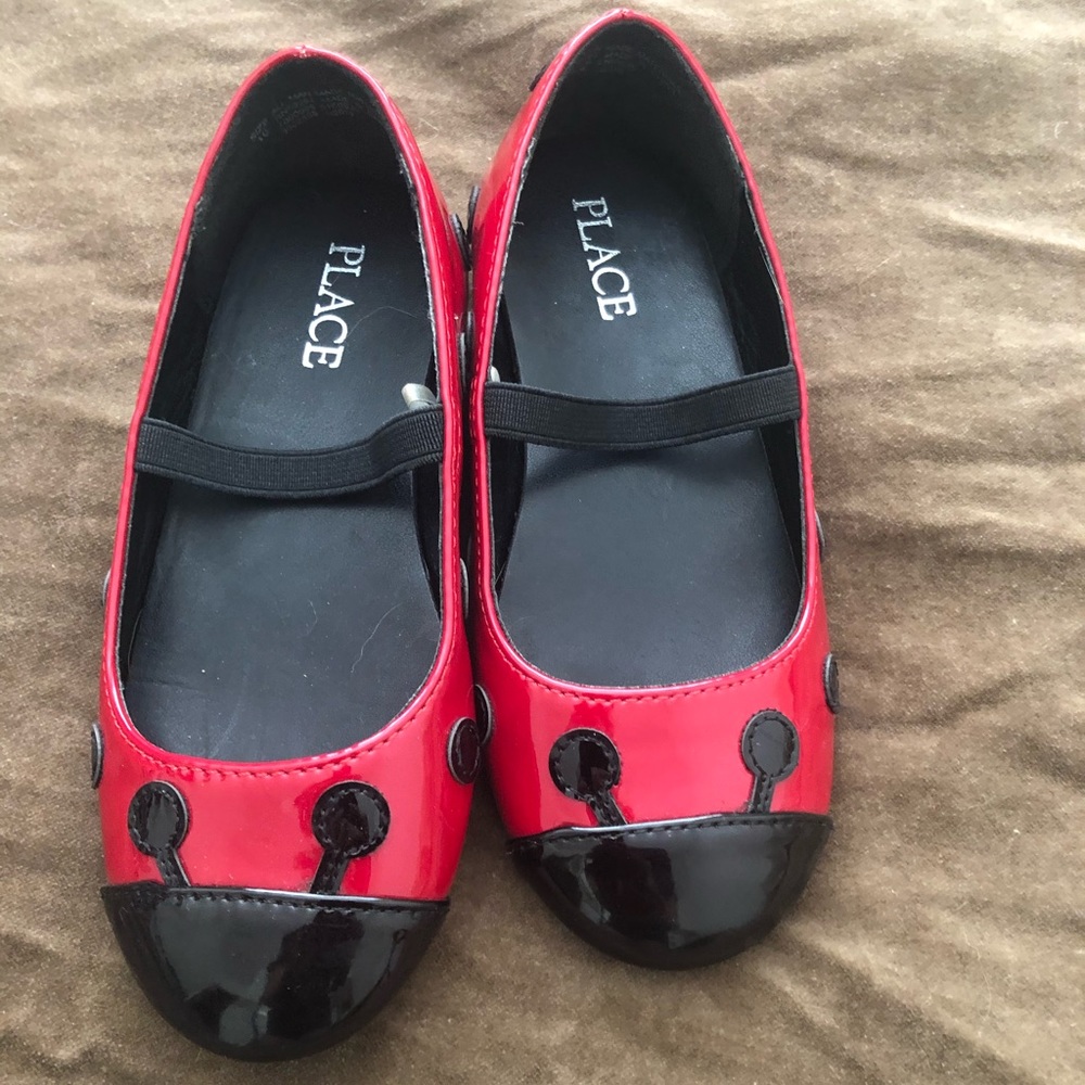 Cute Lady bug shows
